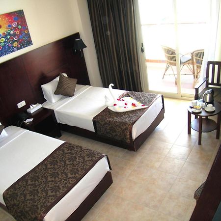 Royal Brayka Beach Resort Abu Dabab Ngoại thất bức ảnh