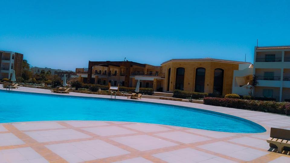 Royal Brayka Beach Resort Abu Dabab Ngoại thất bức ảnh