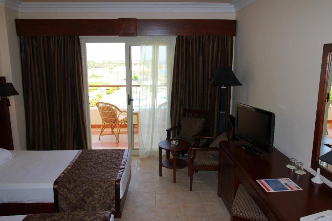 Royal Brayka Beach Resort Abu Dabab Ngoại thất bức ảnh