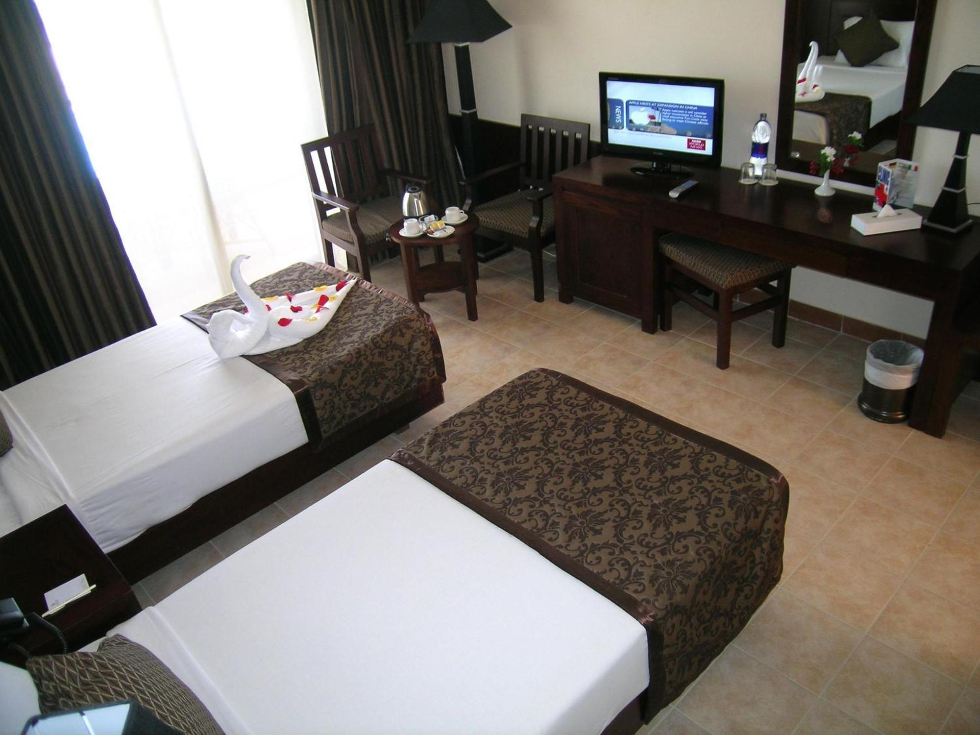 Royal Brayka Beach Resort Abu Dabab Ngoại thất bức ảnh