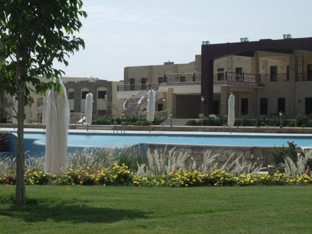 Royal Brayka Beach Resort Abu Dabab Ngoại thất bức ảnh