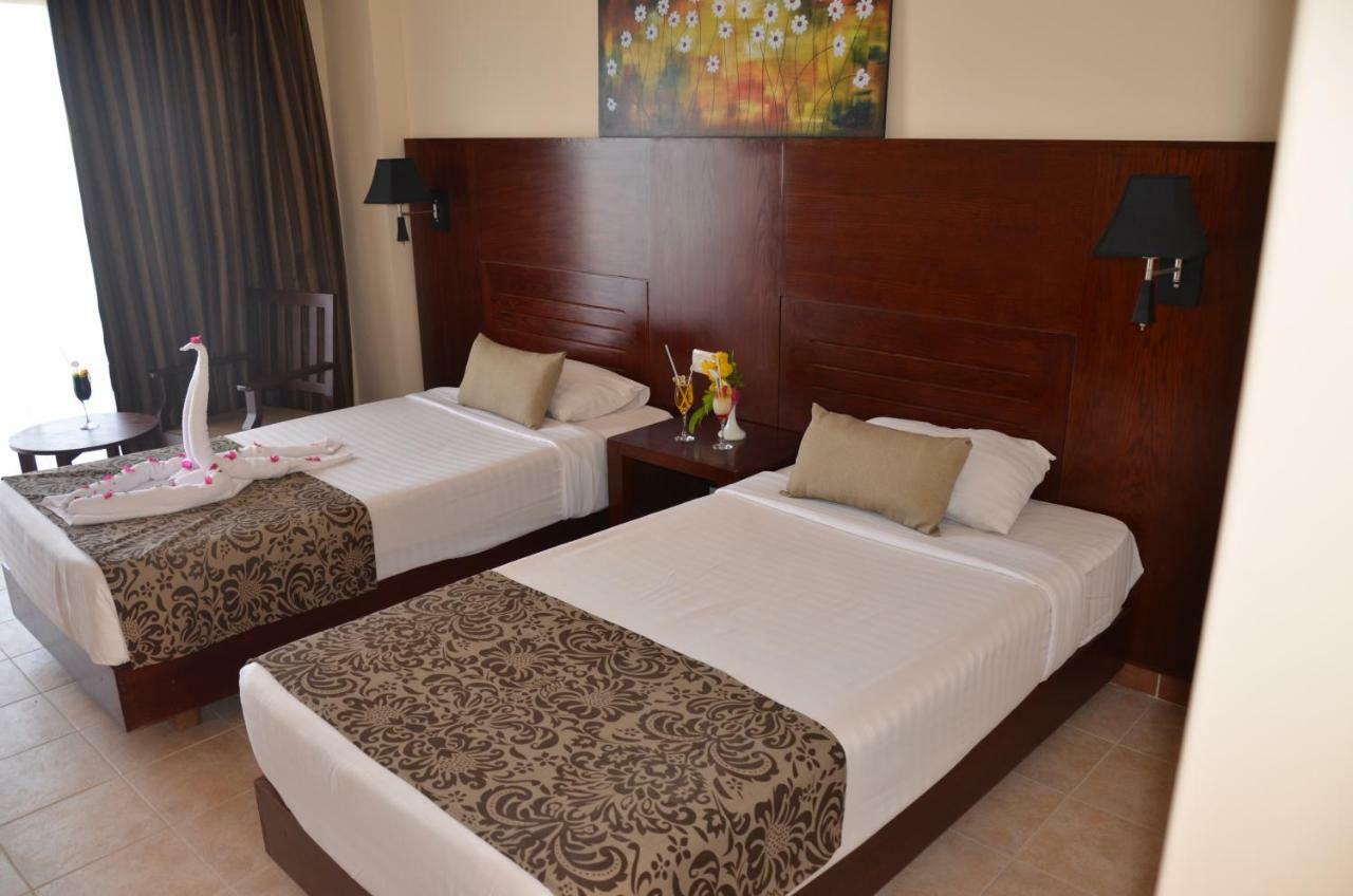 Royal Brayka Beach Resort Abu Dabab Ngoại thất bức ảnh